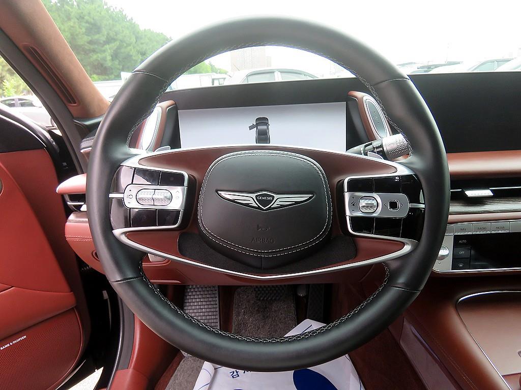 Genesis G90 - Vista 10