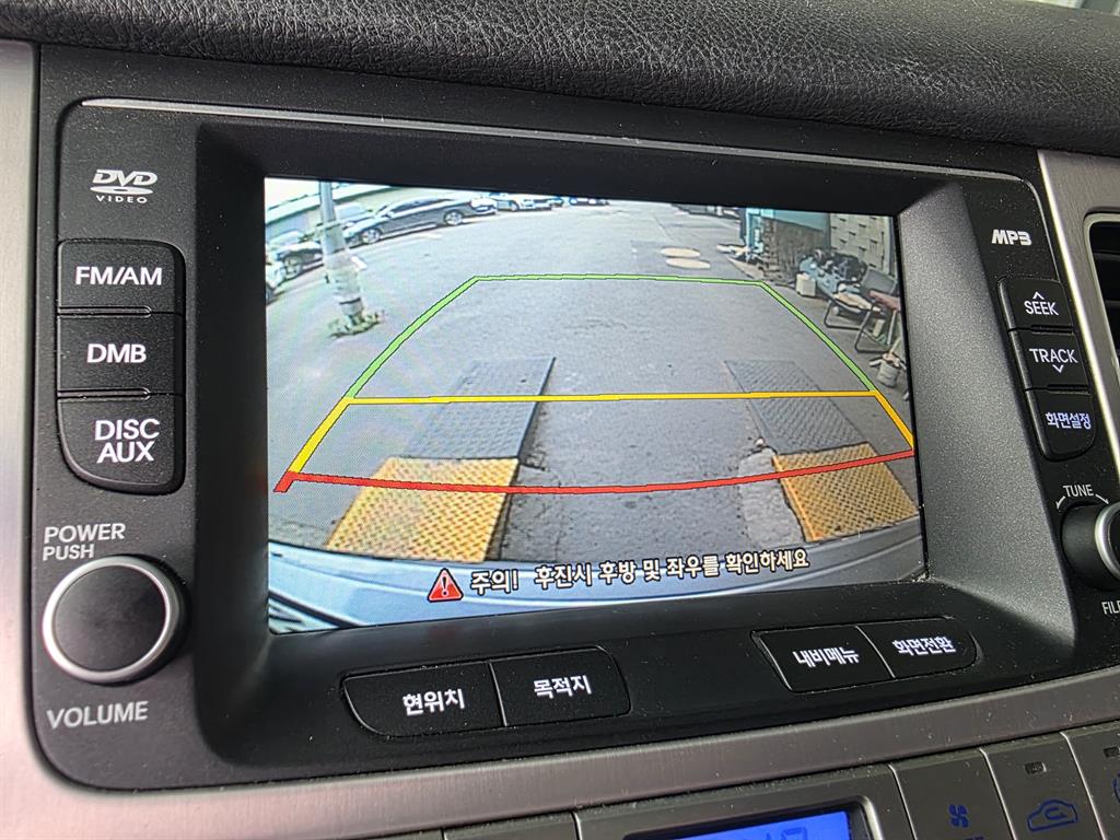 HYUNDAI Genesis - Vista 11