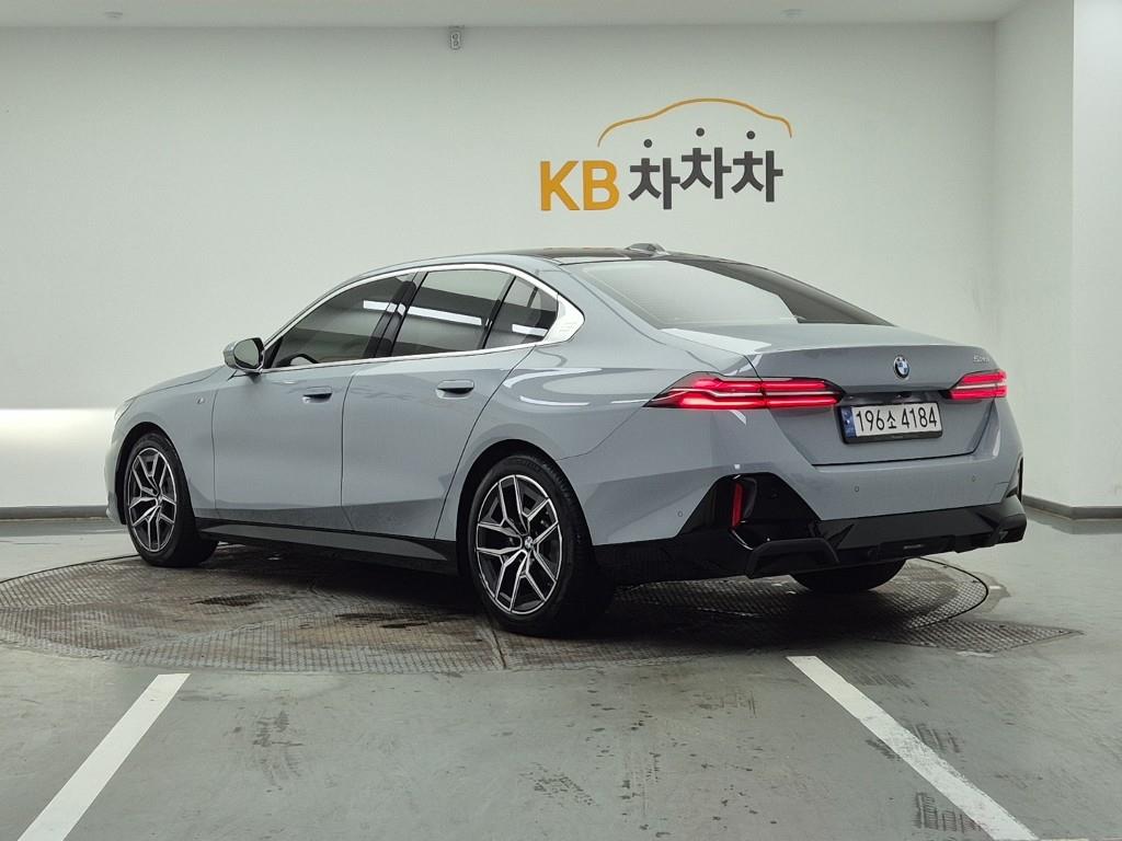 BMW 5 Series - Vista 3