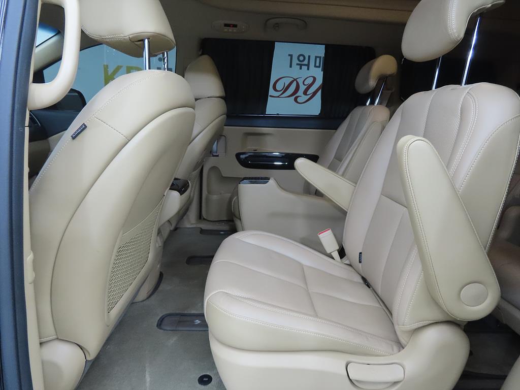 KIA Carnival - Vista 6