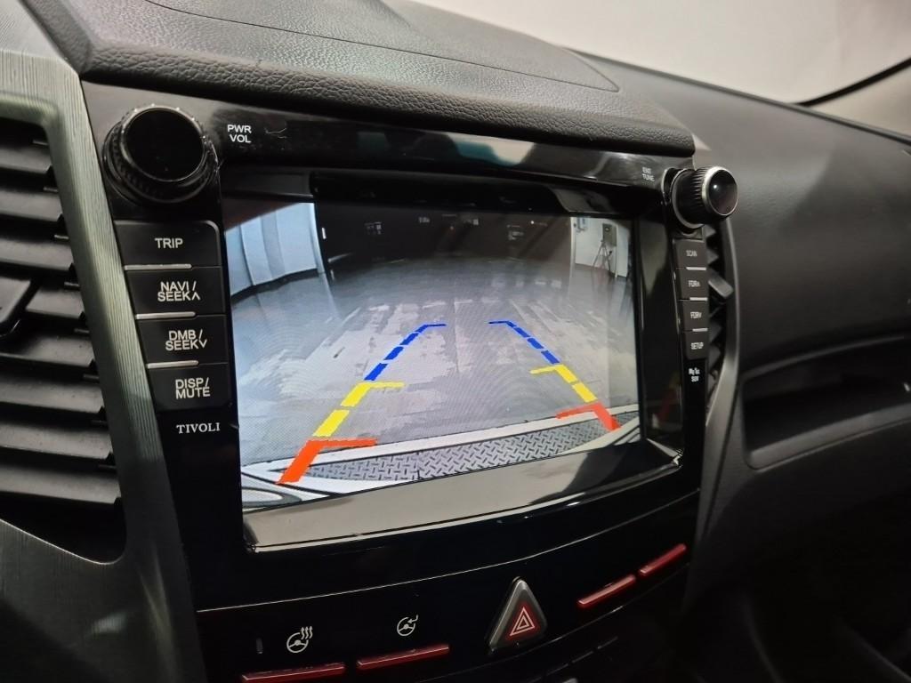 Ssangyong Tivoli - Vista 8