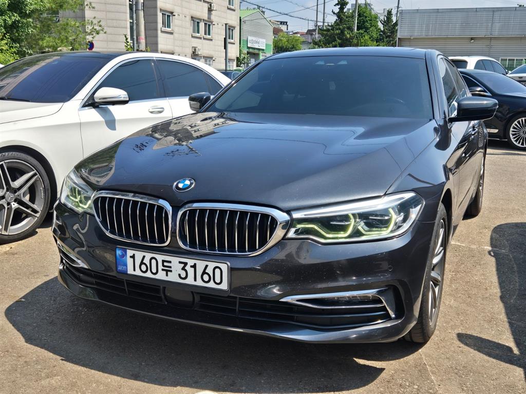 BMW 5 Series 2020 Gris - Importación desde Corea - HF Imports Iquique - Foto 1