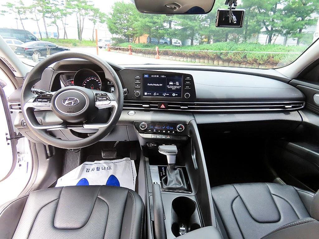 HYUNDAI Avante - Vista 7