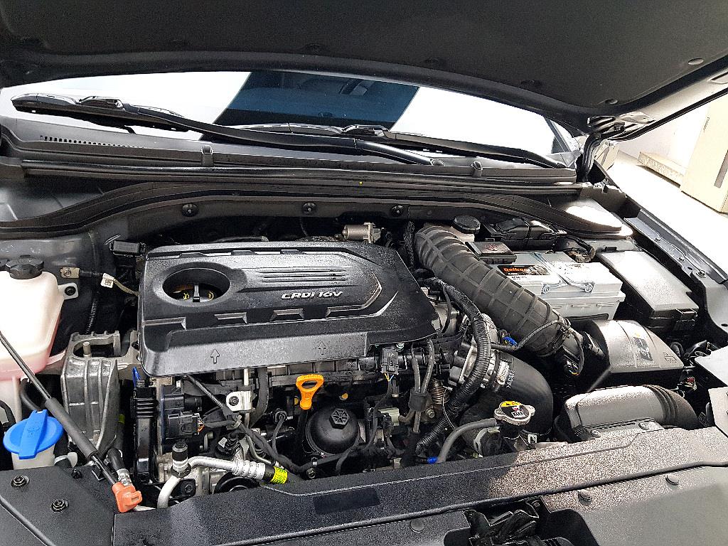 HYUNDAI Avante - Vista 6