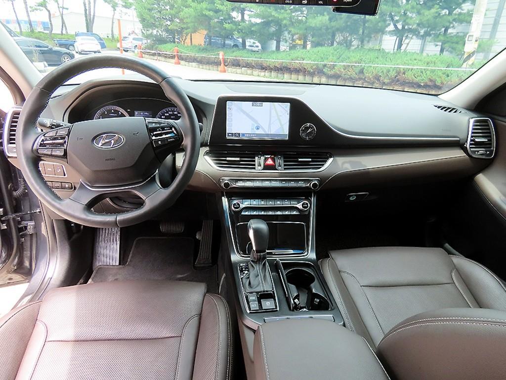 HYUNDAI Grandeur - Vista 7
