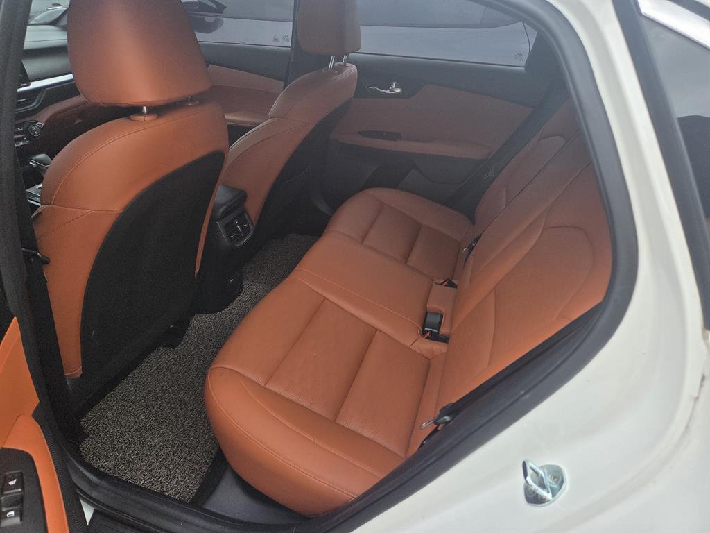 KIA K3 - Vista 7