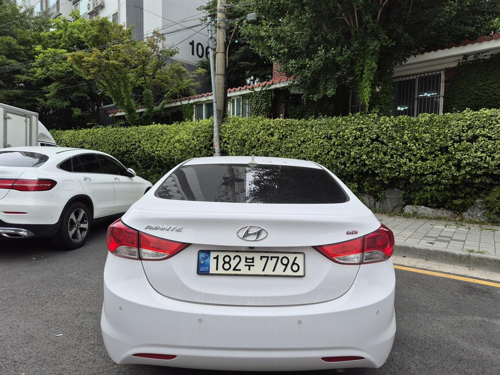HYUNDAI Avante - Vista 4