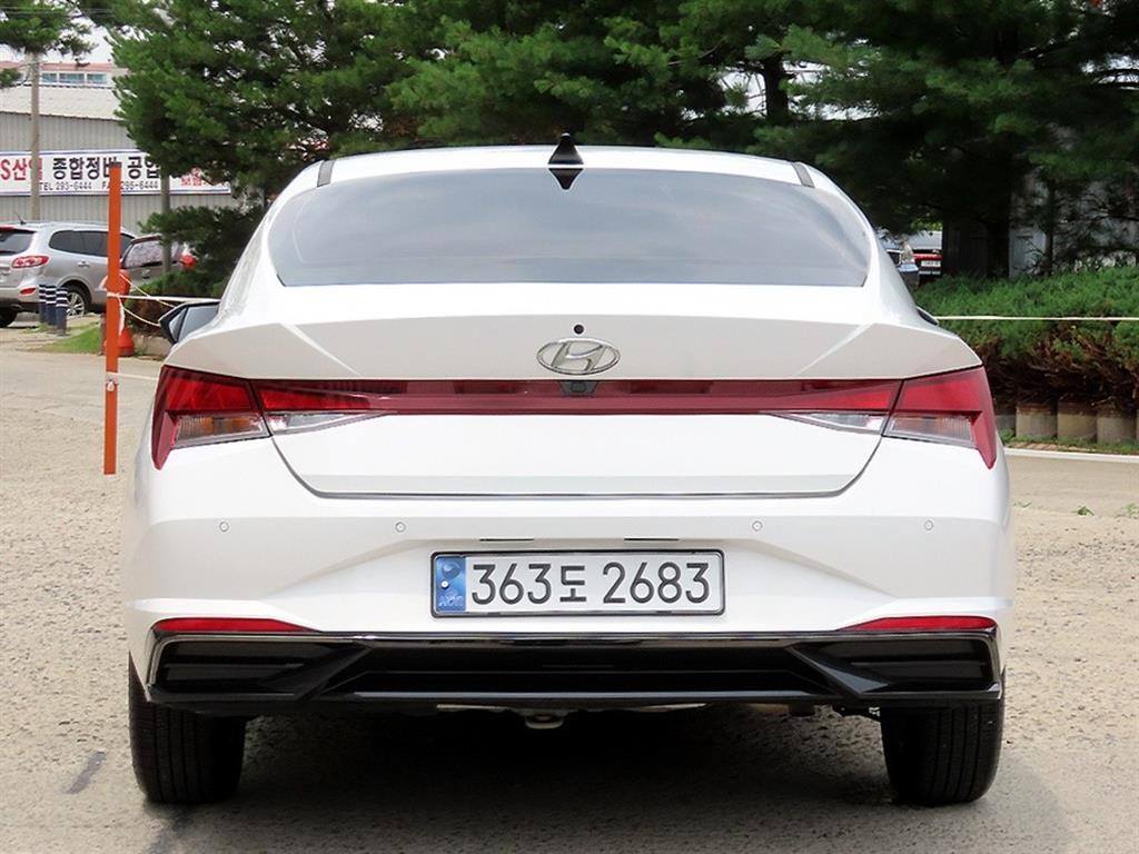 HYUNDAI Avante - Vista 4