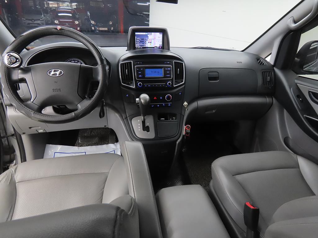 HYUNDAI Starex - Vista 8