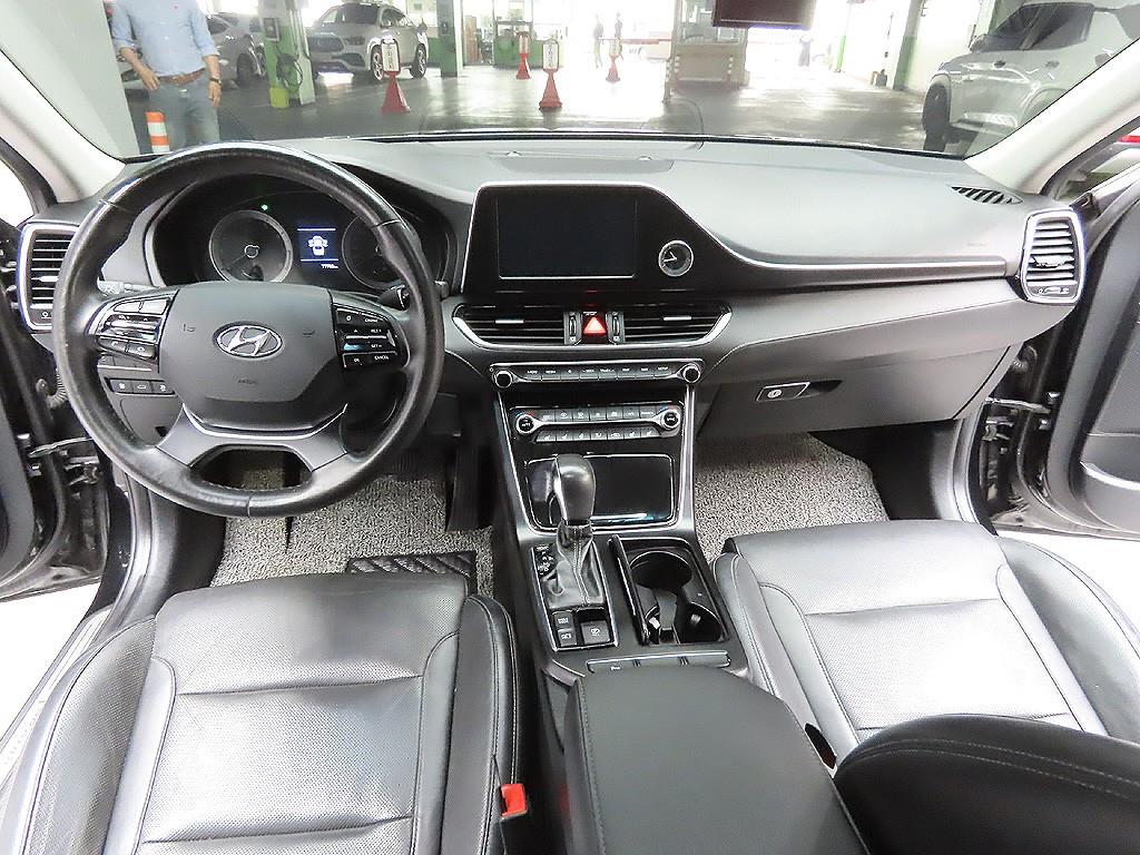 HYUNDAI Grandeur - Vista 10