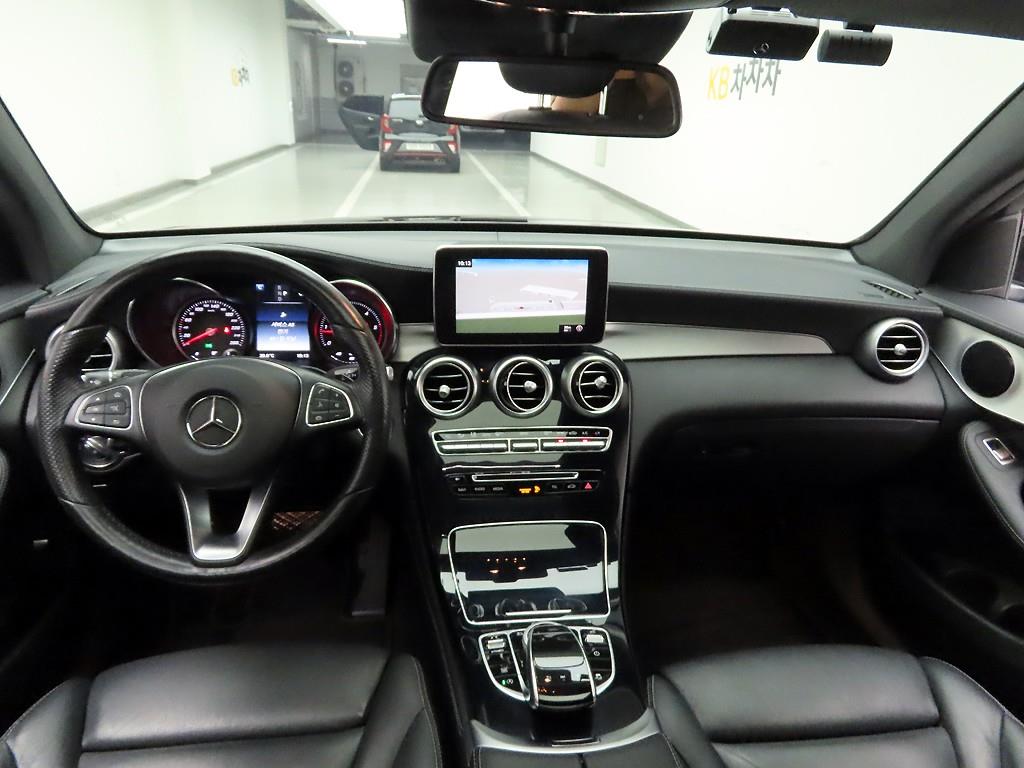 Mercedes Benz GLC Class - Vista 6