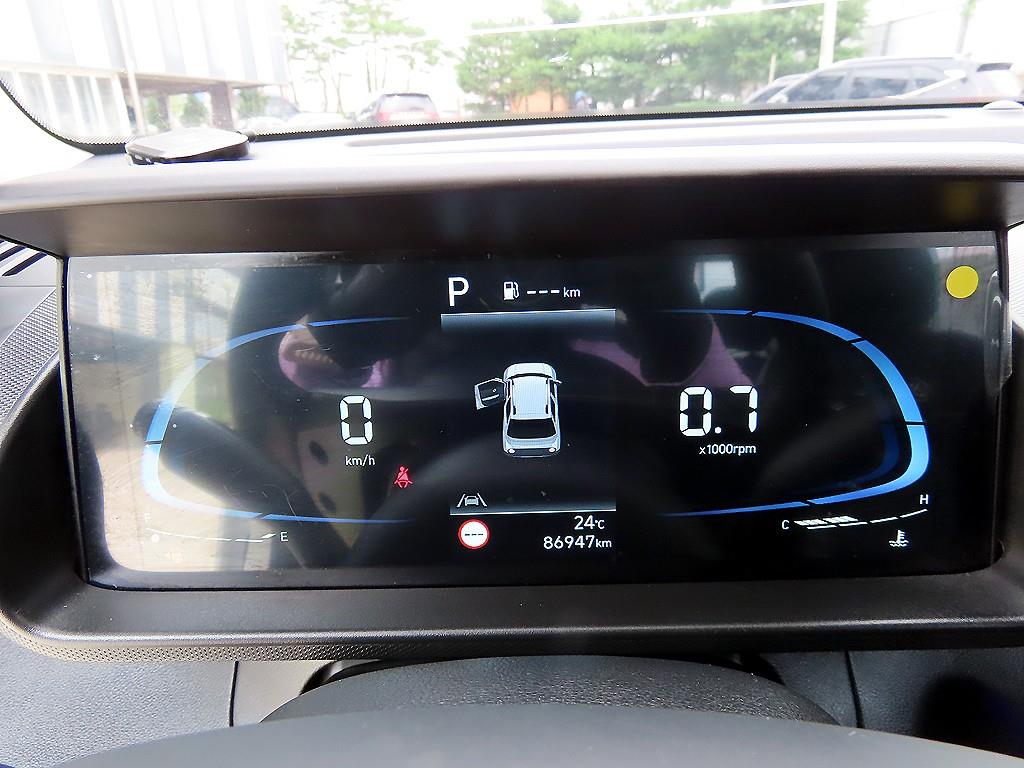 HYUNDAI Casper - Vista 9