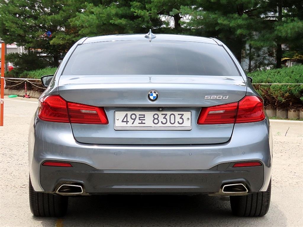 BMW 5 Series - Vista 4