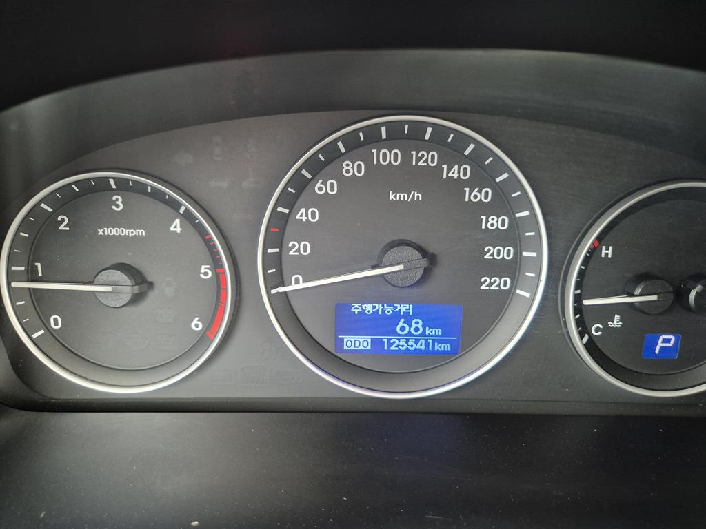 HYUNDAI Starex - Vista 11