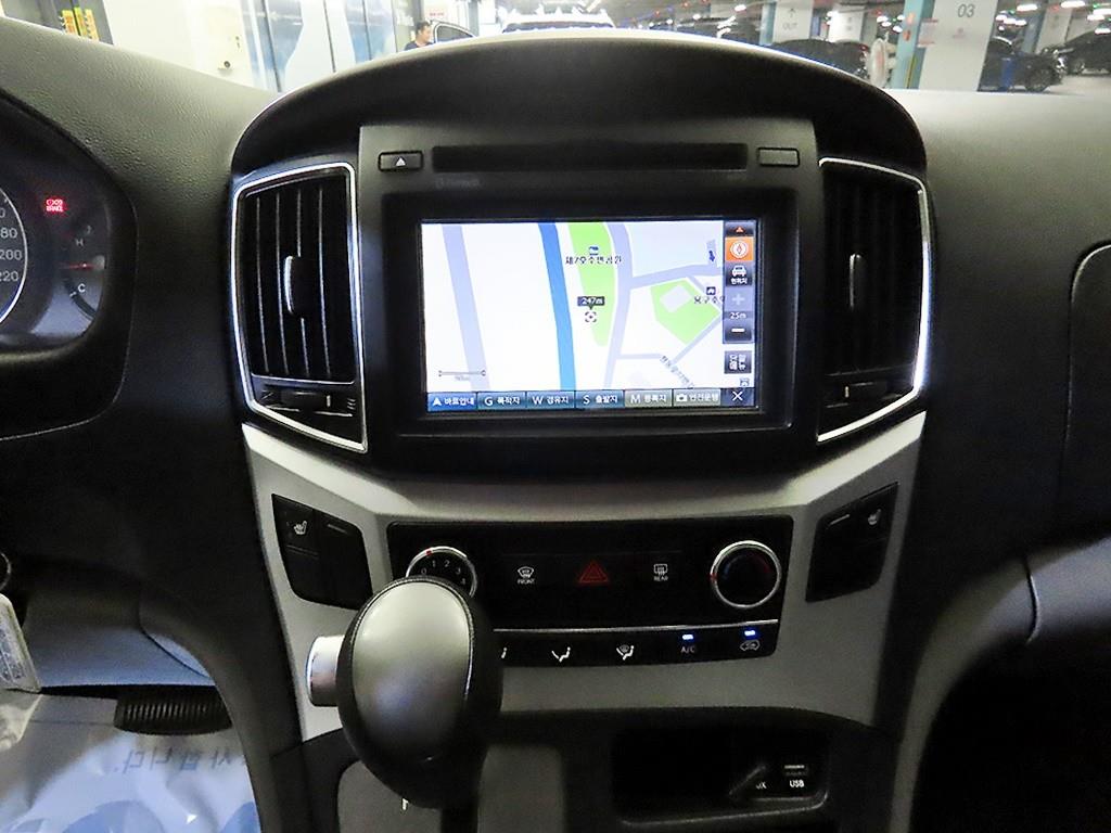 HYUNDAI Starex - Vista 11