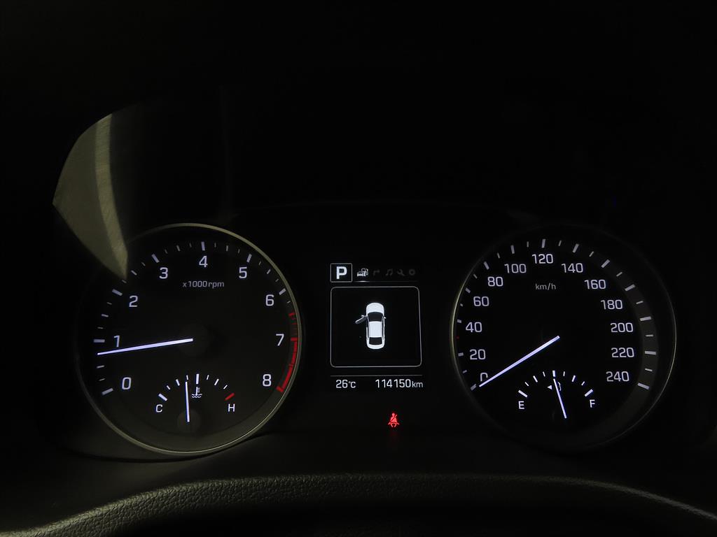 HYUNDAI Avante - Vista 9