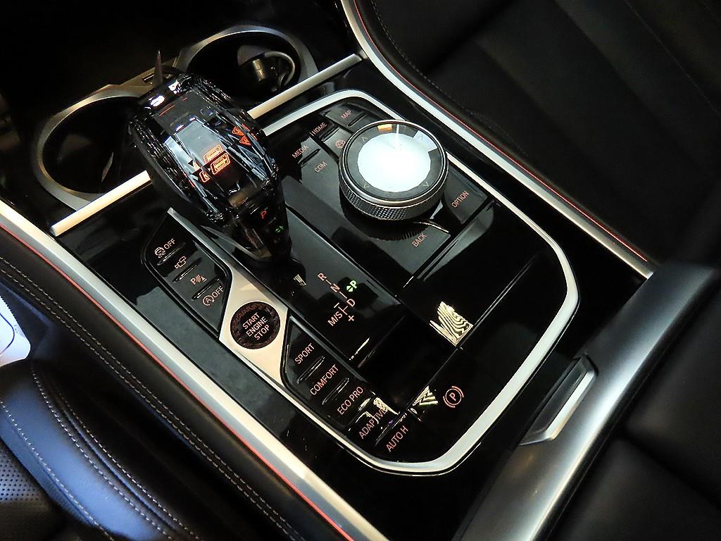 BMW 8 Series - Vista 12