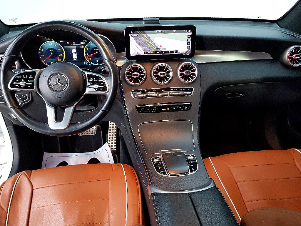 Mercedes Benz GLC Class - Vista 5