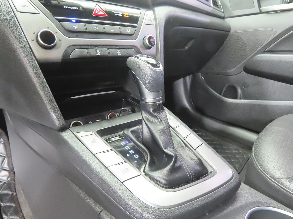 HYUNDAI Avante - Vista 11