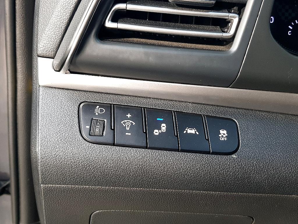 HYUNDAI Avante - Vista 11