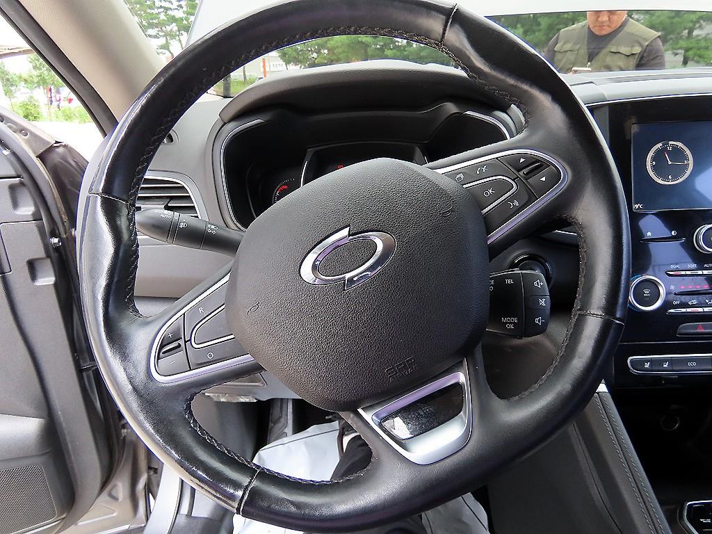 SAMSUNG QM6 - Vista 8