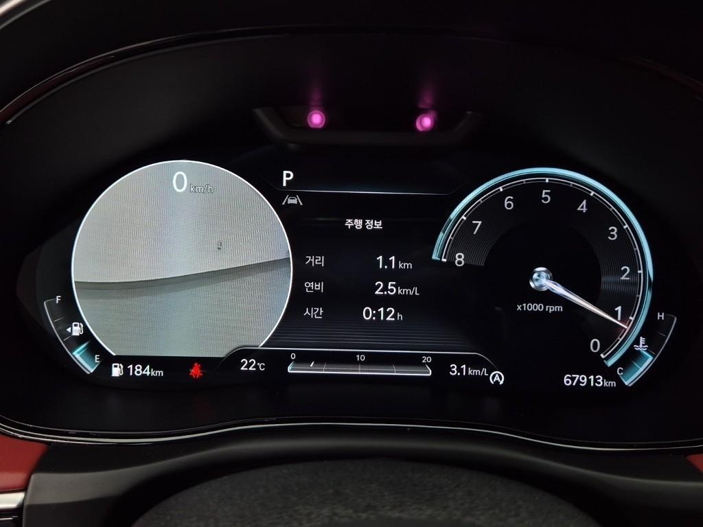 Genesis GV70 - Vista 6