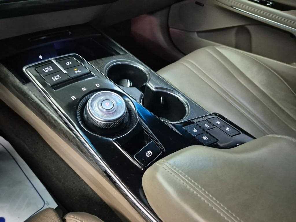 KIA K8 - Vista 8
