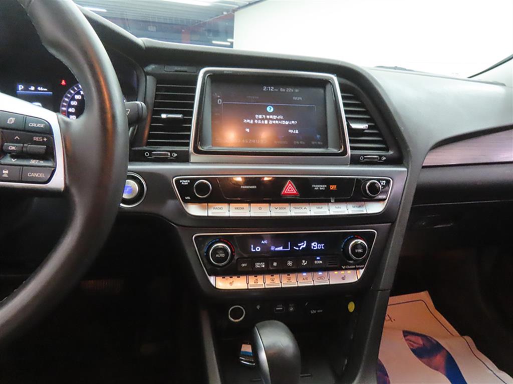 HYUNDAI Sonata - Vista 10