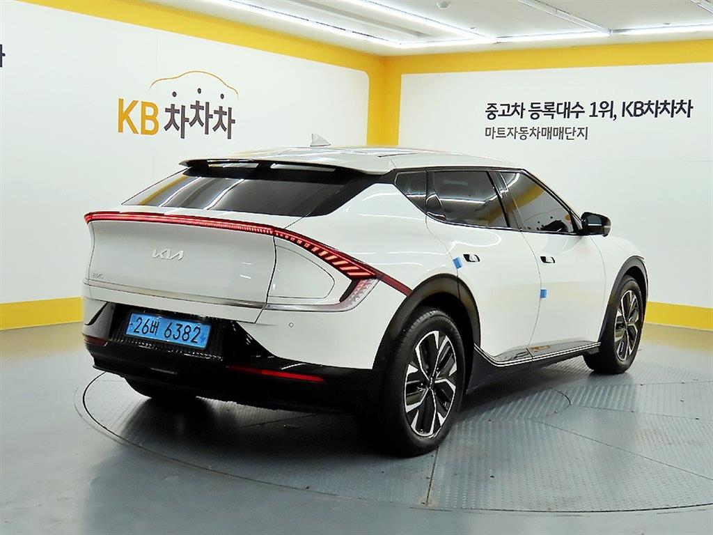 KIA EV6 - Vista 4