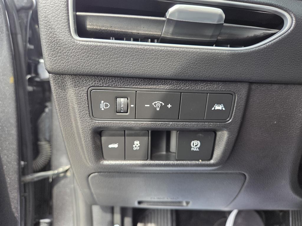 HYUNDAI Sonata - Vista 12