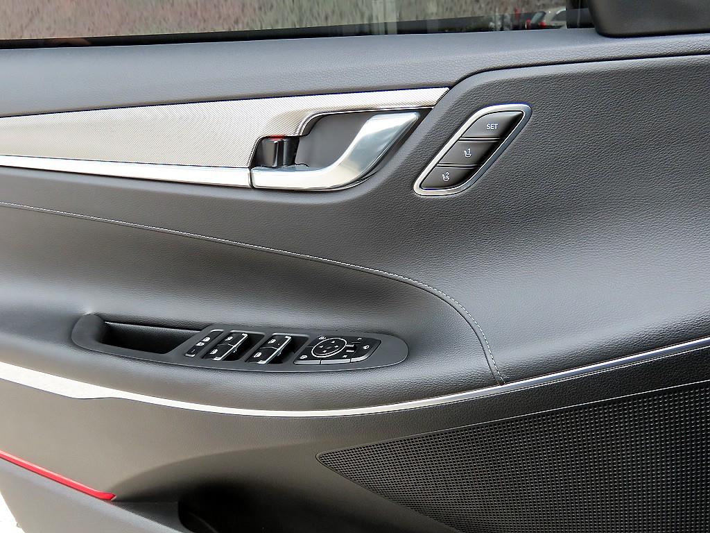 HYUNDAI Grandeur - Vista 11