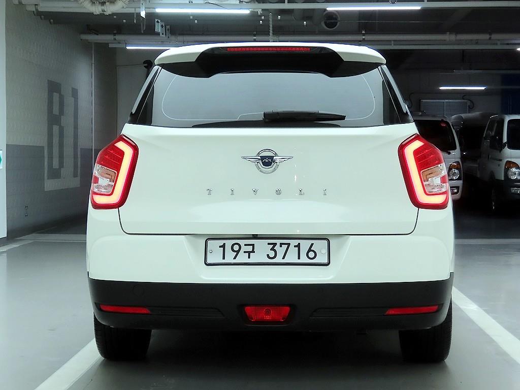 Ssangyong Tivoli - Vista 3