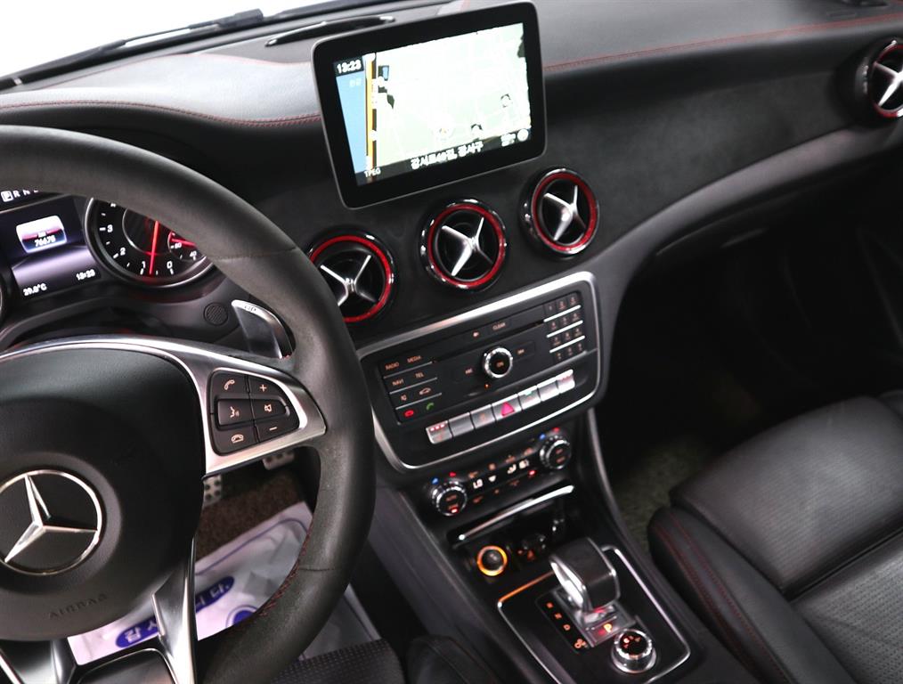 Mercedes Benz CLA Class - Vista 11