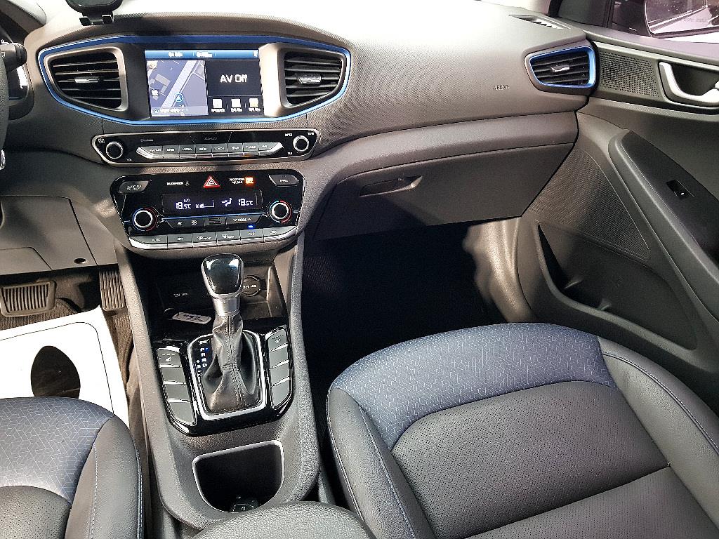 HYUNDAI Ioniq - Vista 10