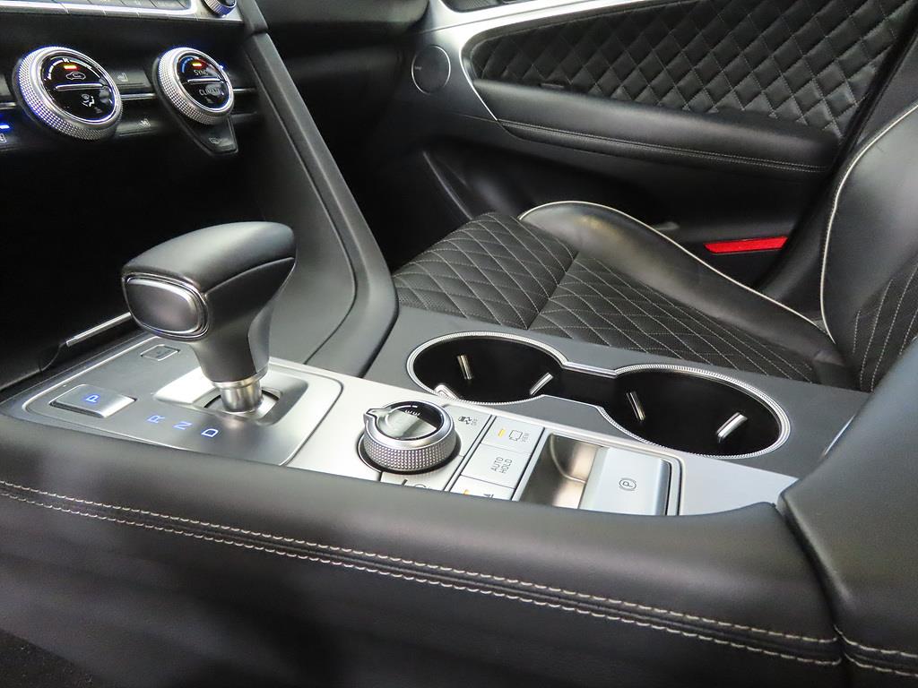 Genesis G70 - Vista 11