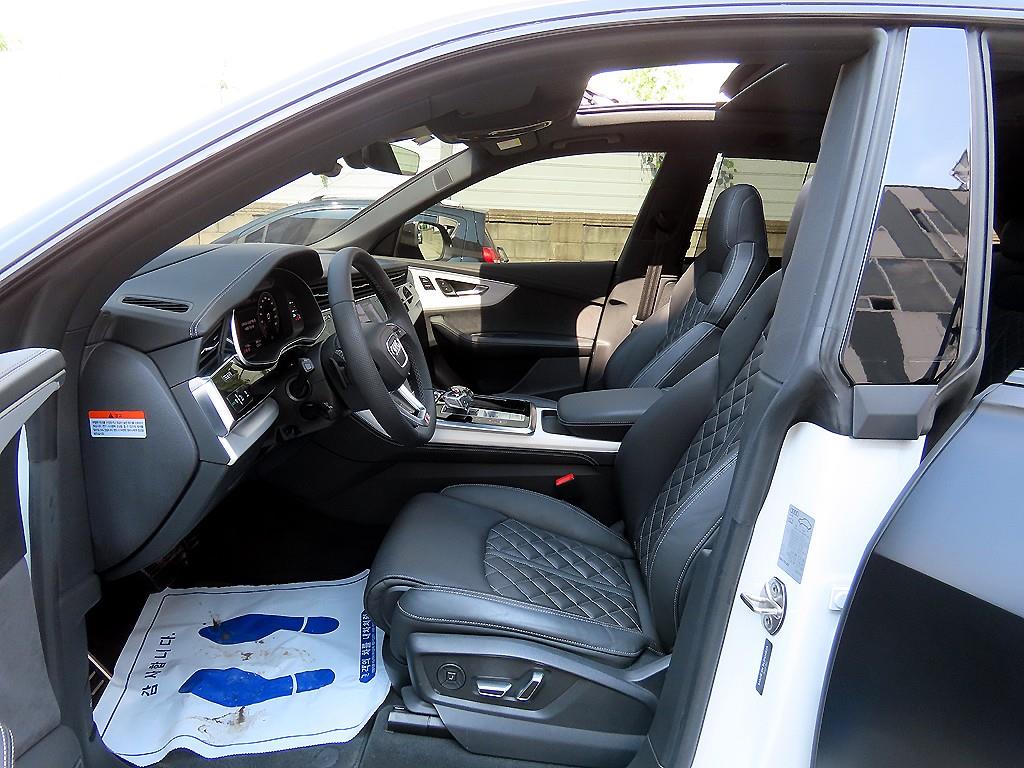 Audi Q8 - Vista 5