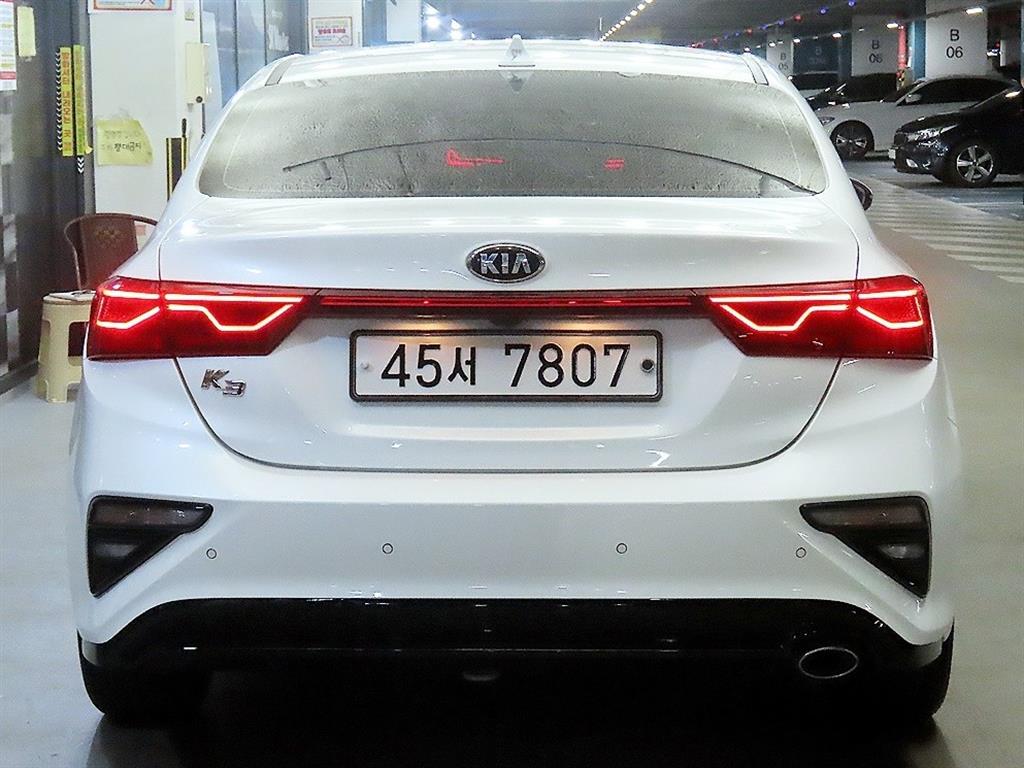 KIA K3 - Vista 5