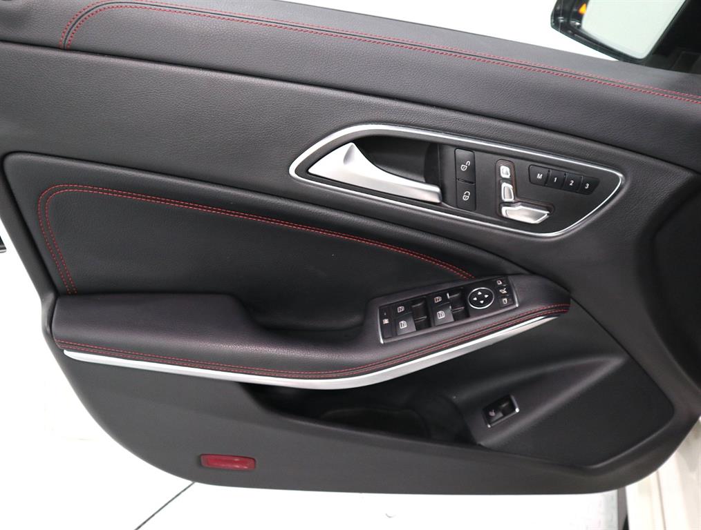 Mercedes Benz CLA Class - Vista 8