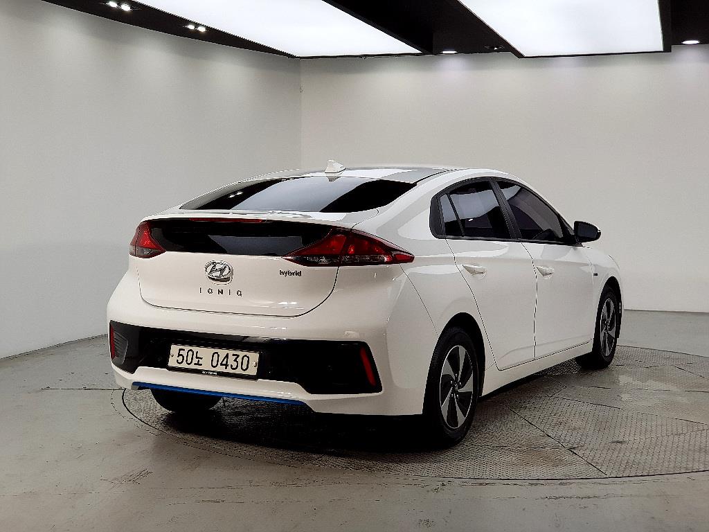 HYUNDAI Ioniq - Vista 4