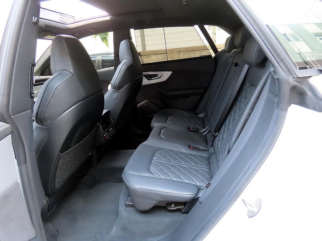 Audi Q8 - Vista 6