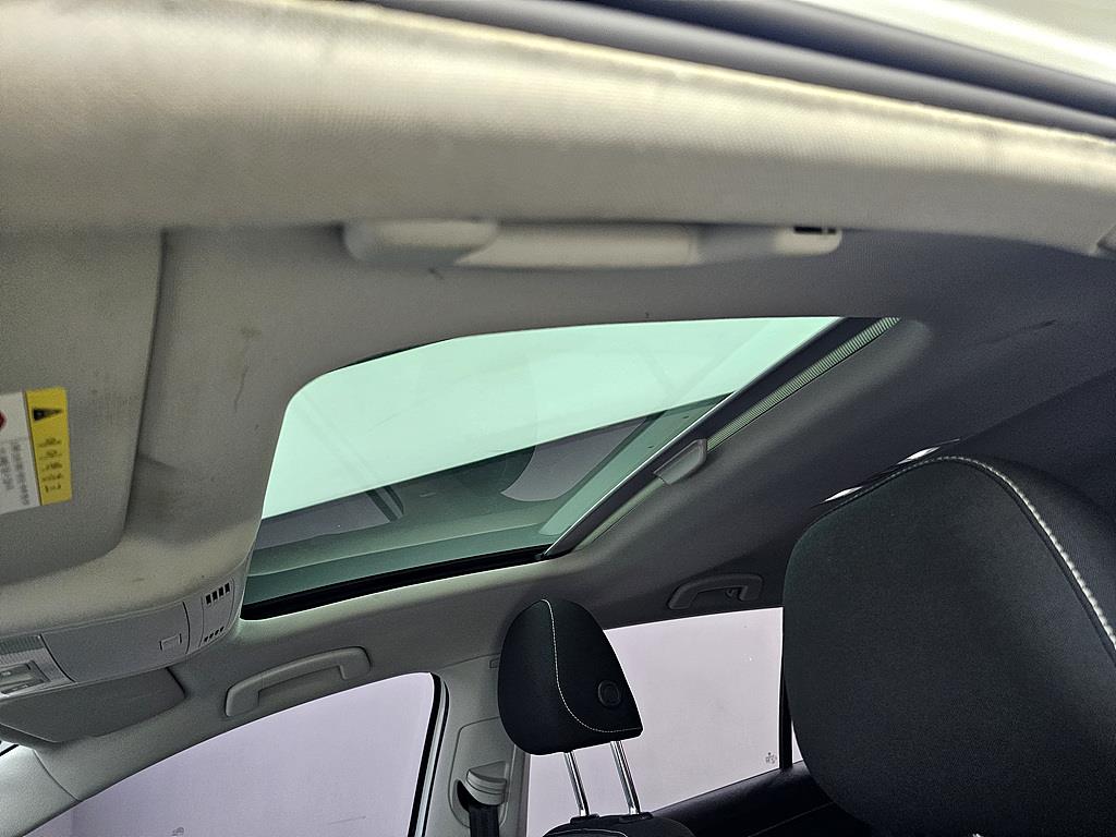 Volkswagen Golf - Vista 12
