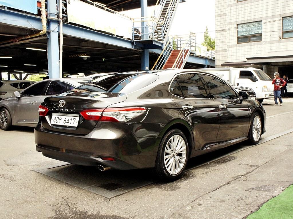 Toyota Camry - Vista 4
