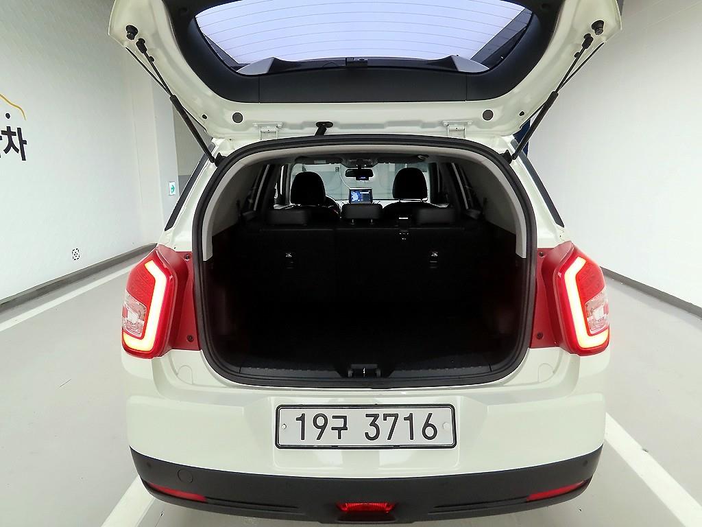 Ssangyong Tivoli - Vista 5