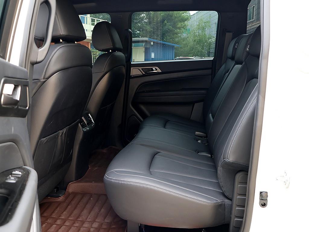 Ssangyong Musso - Vista 12