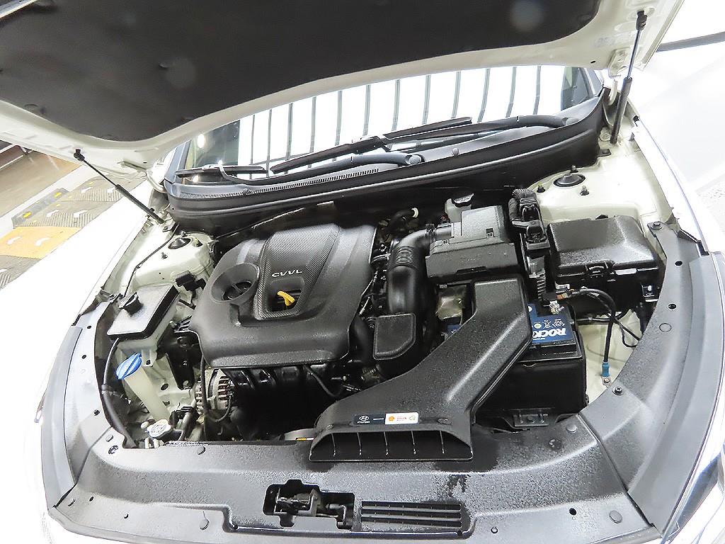 HYUNDAI Sonata - Vista 7