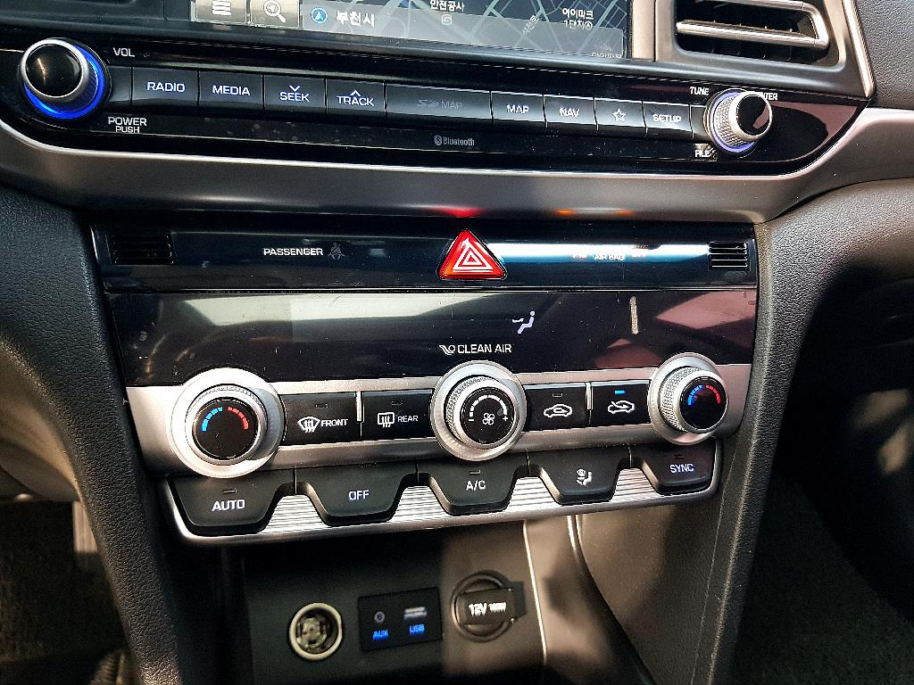 HYUNDAI Avante - Vista 12