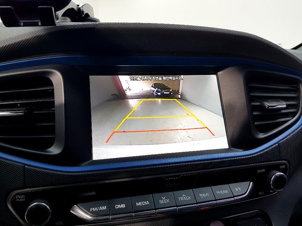 HYUNDAI Ioniq - Vista 11