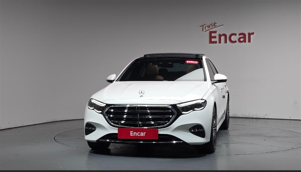 Mercedes Benz E class - Vista 3