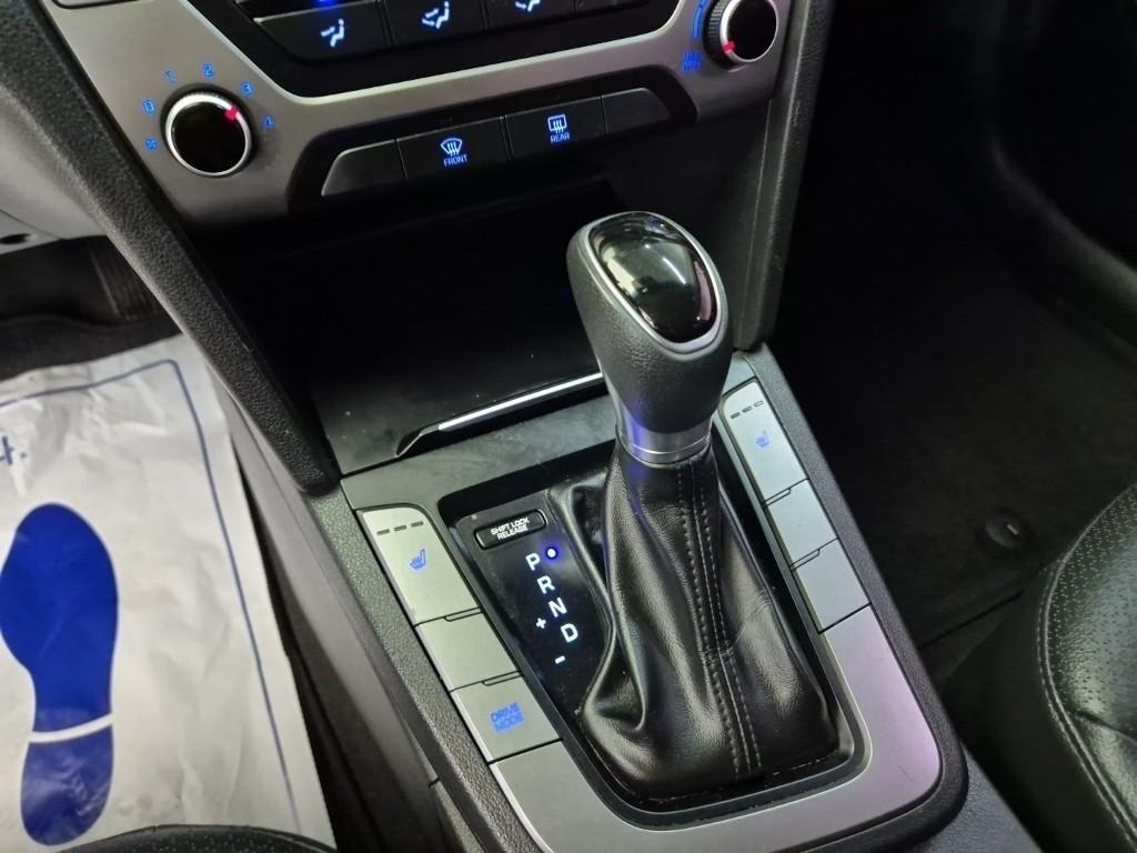 HYUNDAI Avante - Vista 8