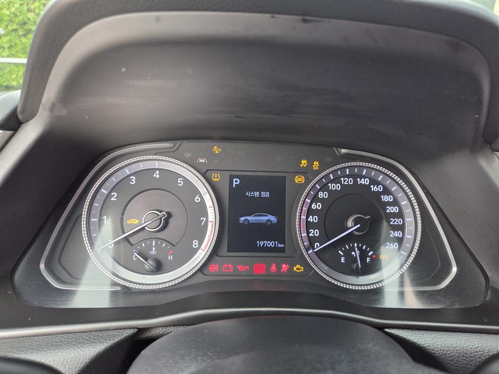 HYUNDAI Sonata - Vista 7